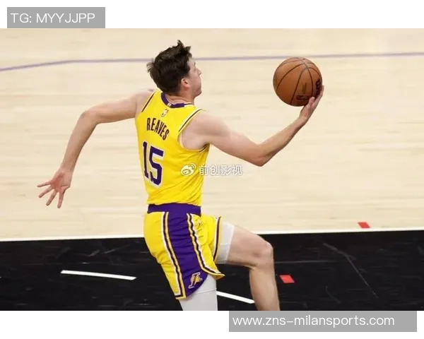 迪林厄姆半场狂砍15分5助攻2抢断展现超强实力引发热议